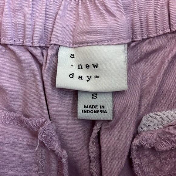 A new Day - Women's Pleat Front Shorts-Lilac Color, Size S - Picture 3 of 3